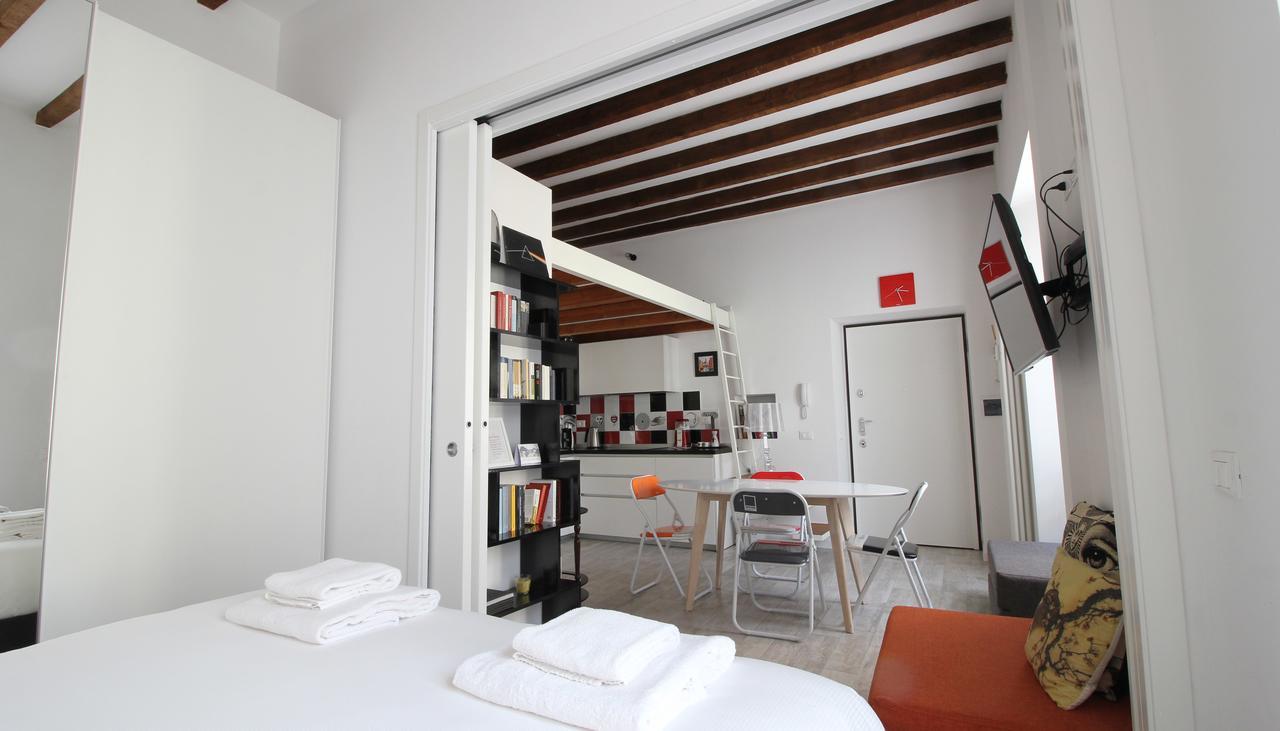 Italianway-canonica 34 * Milan
