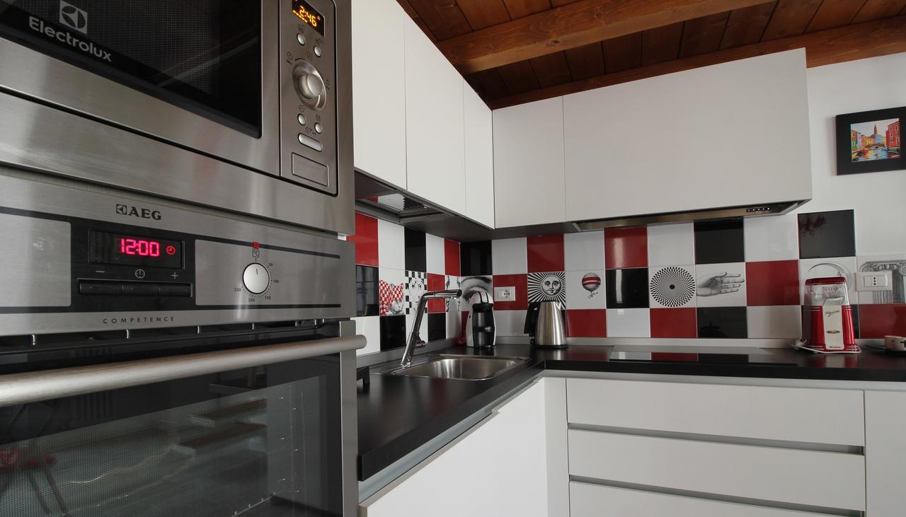 Italianway-canonica 34 * Milan