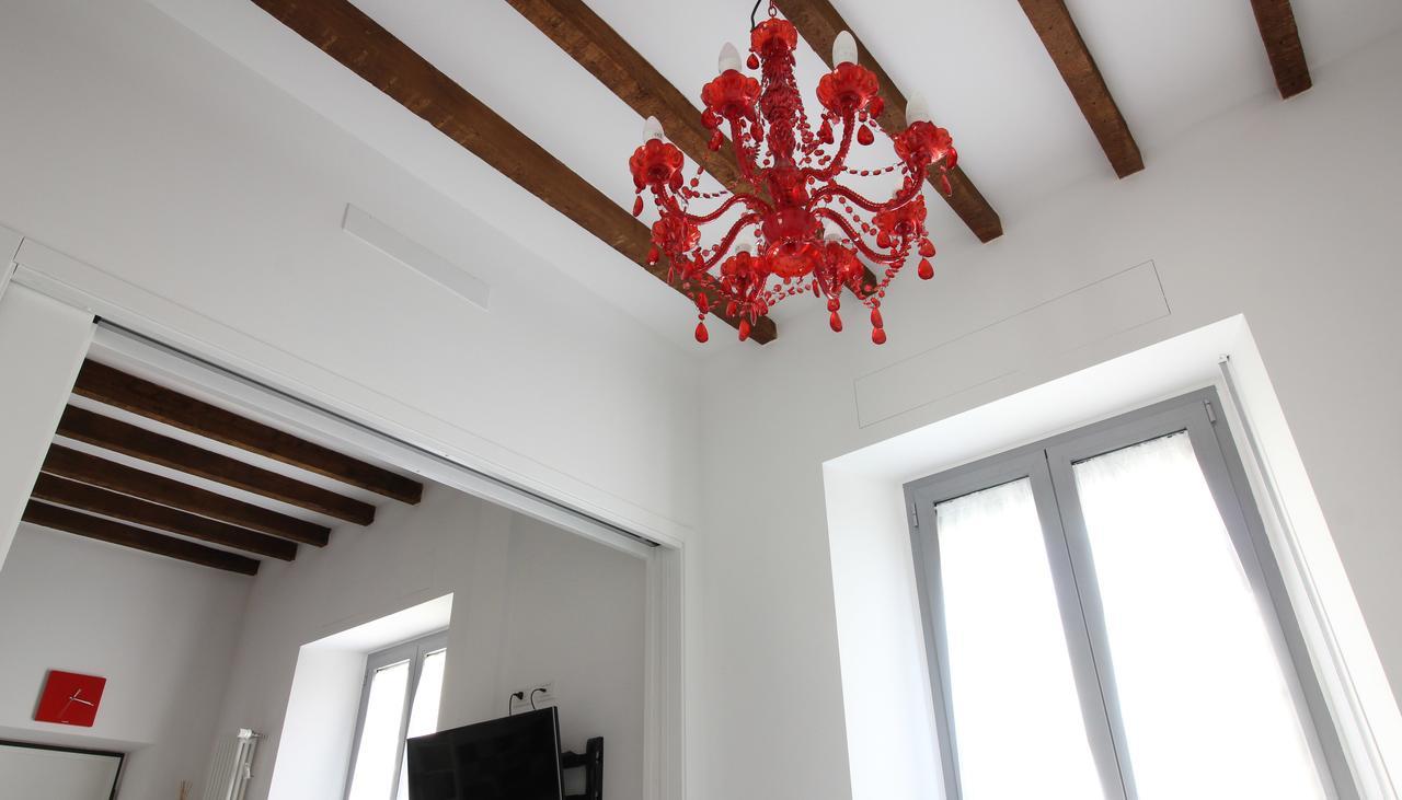 Italianway-canonica 34 * Milan
