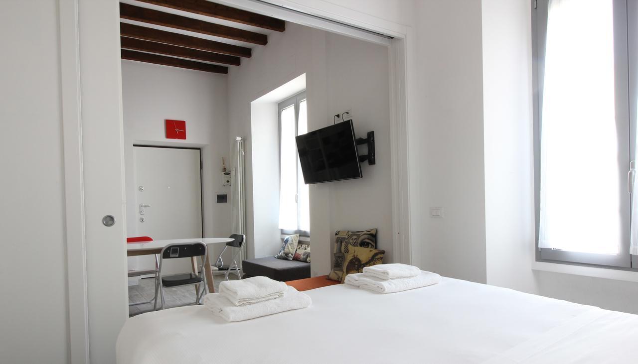 Italianway-canonica 34 * Milan
