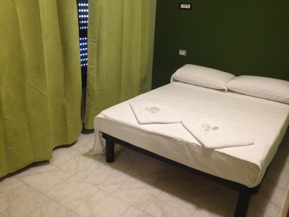 Mrhostel Hostel *