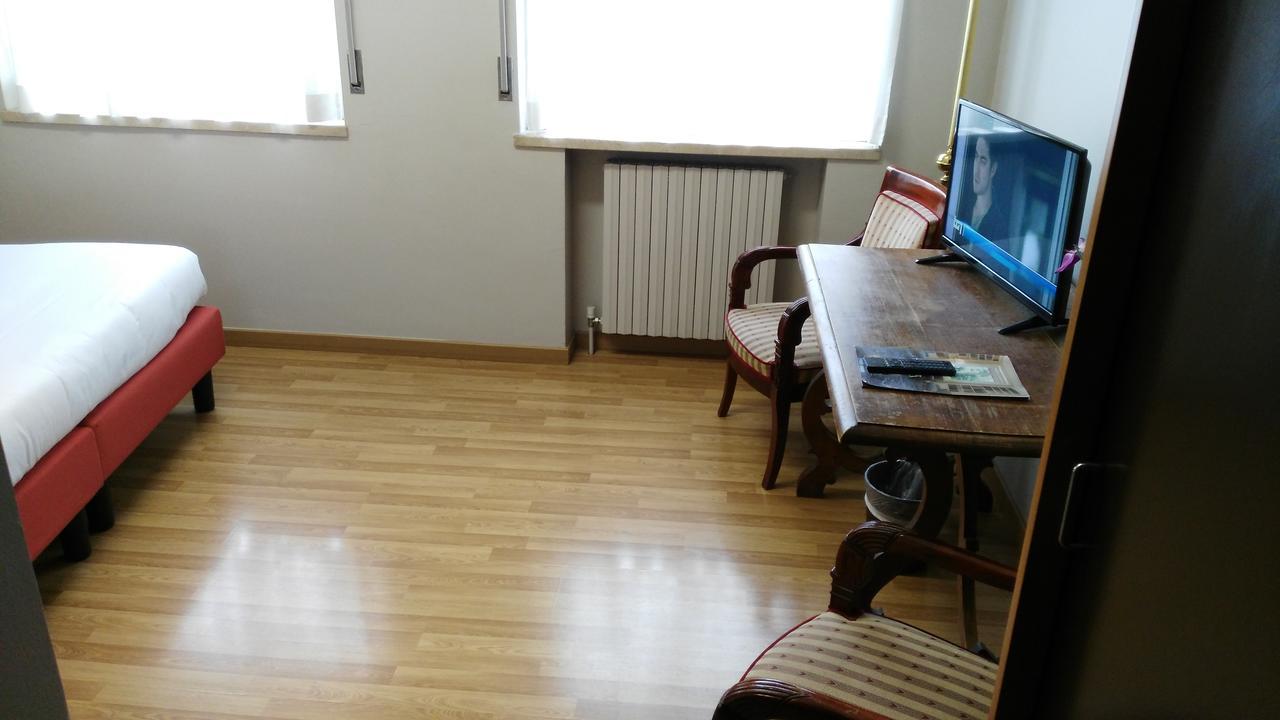 Ornato Dependanc Milan