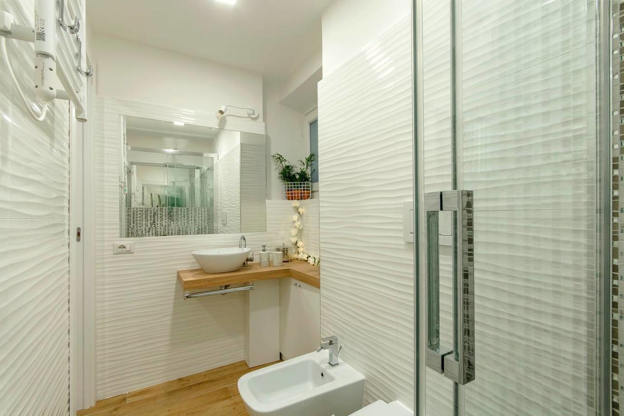 Brand New! Luxurious In Heart Of Apartment