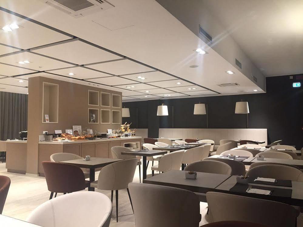 Unaway & Linea Uno Hotel 4*