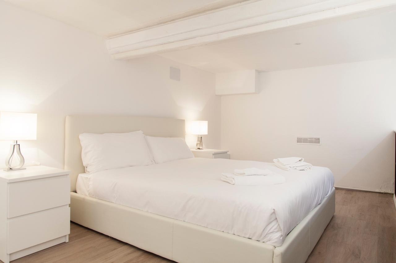 Twoone Apartment