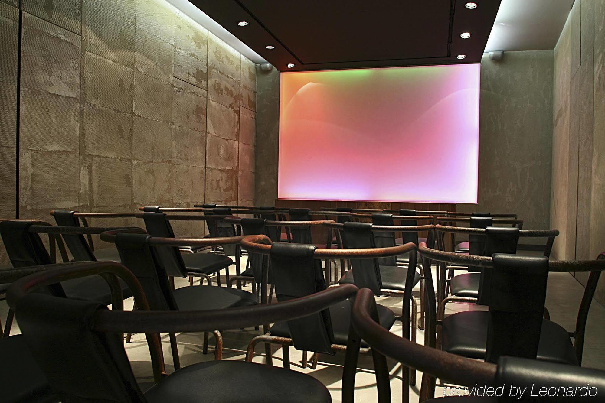Straf, Milan, A Member Of Design Hotel 4*