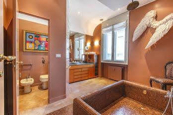 Suitelowcost - San Babila Duomo * Milan