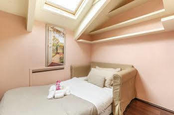 Suitelowcost - San Babila Duomo Hotel Milan