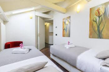Hotel Suitelowcost - San Babila Duomo *