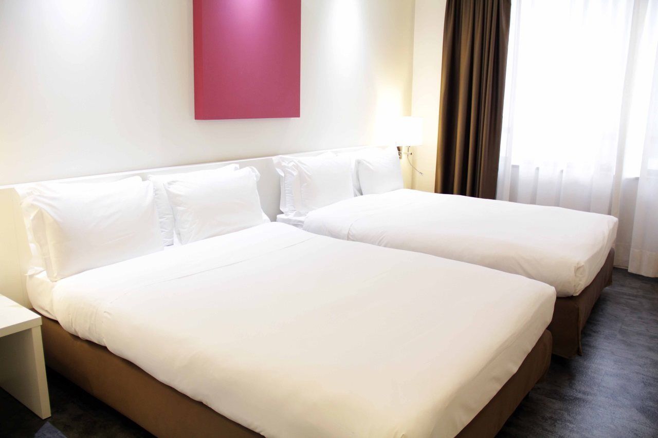 Ih Lorenteggio Hotel