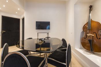 Bnbutler - Broletto Hotel 2*