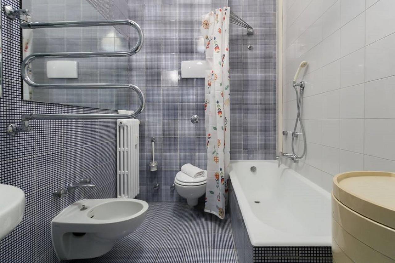 Amedei Int 7 Apartment Milan
