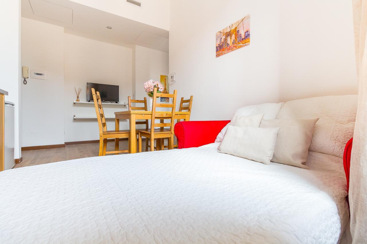 Apartment Alessia's Flat- Affori 3