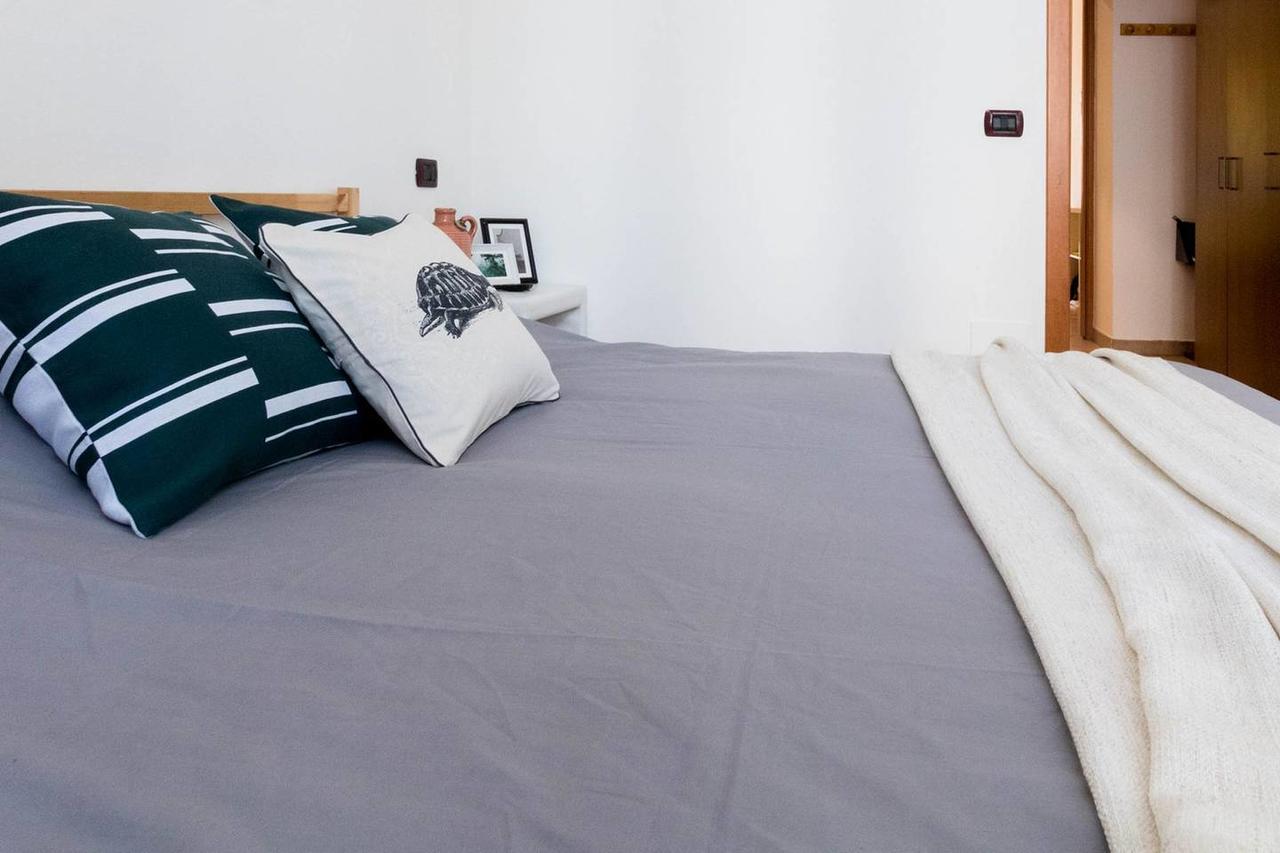 Hintown Spanish Walls Apartment Milan
