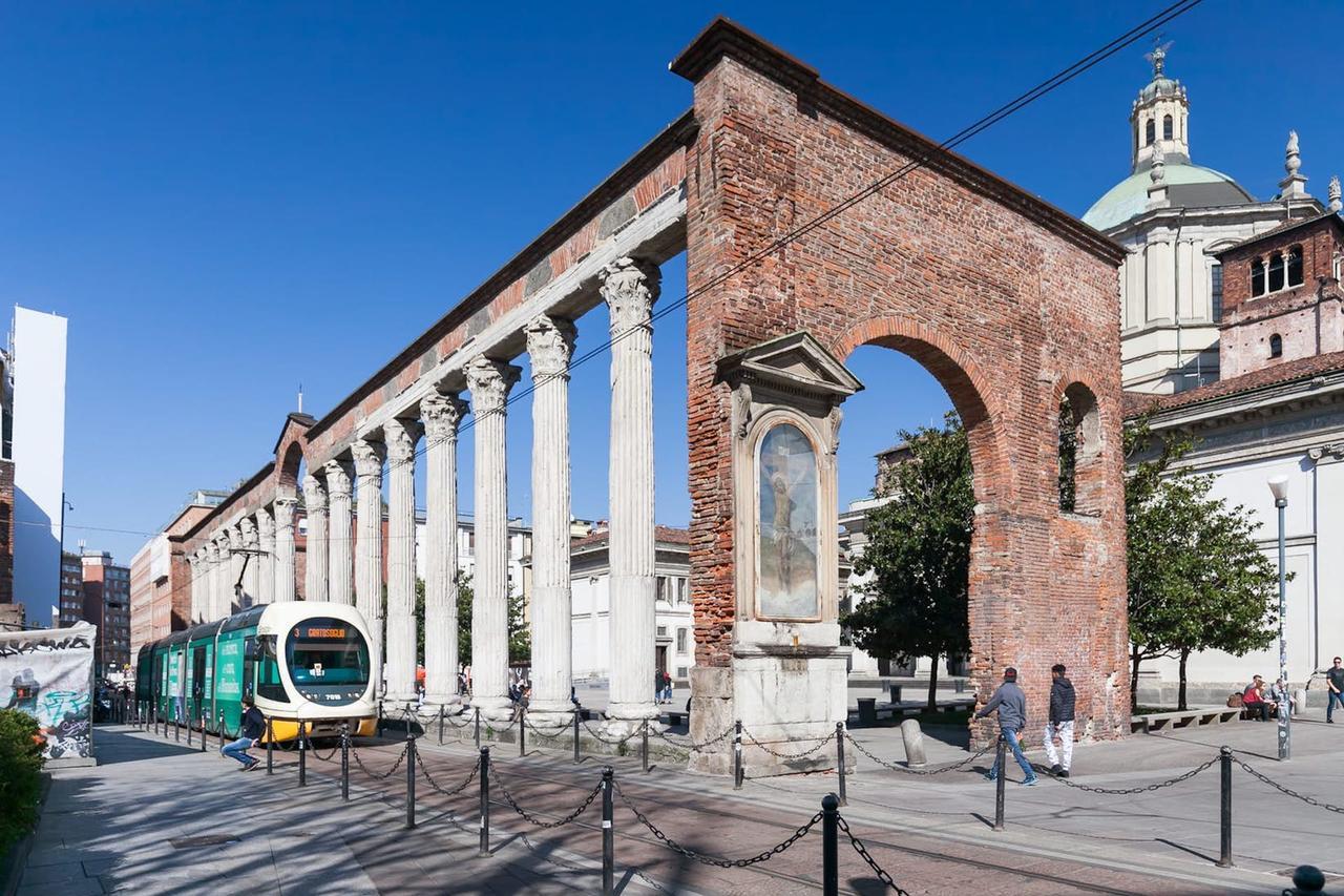 Duomo Views, Light, Jungle-inspired With Terrace * Milan