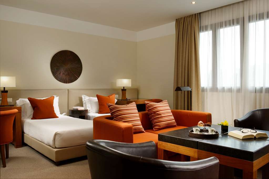 Milan Suite Hotel Hotel 4*