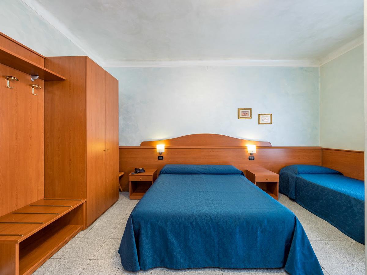 Aurora Hotel
