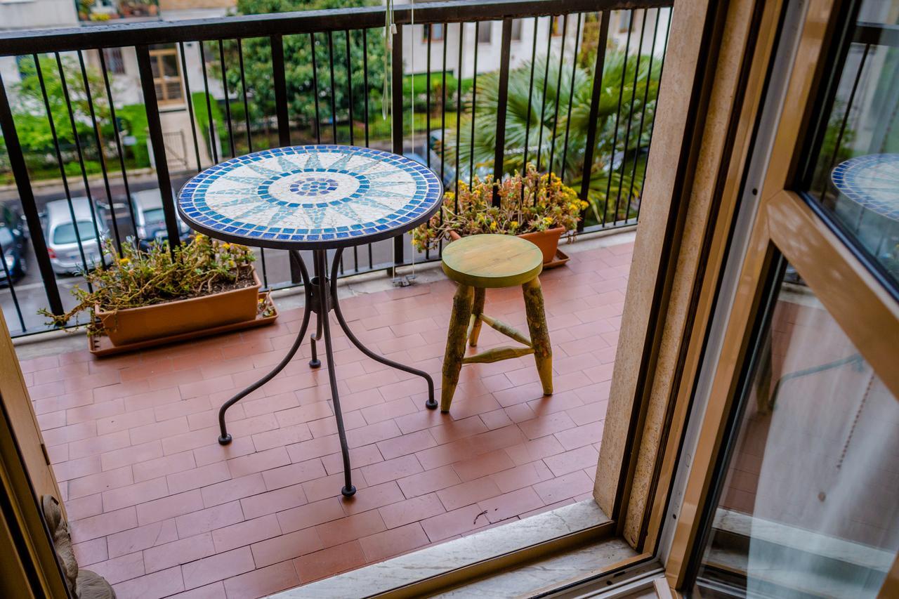 Lorenteggio Balcony Flat Milan