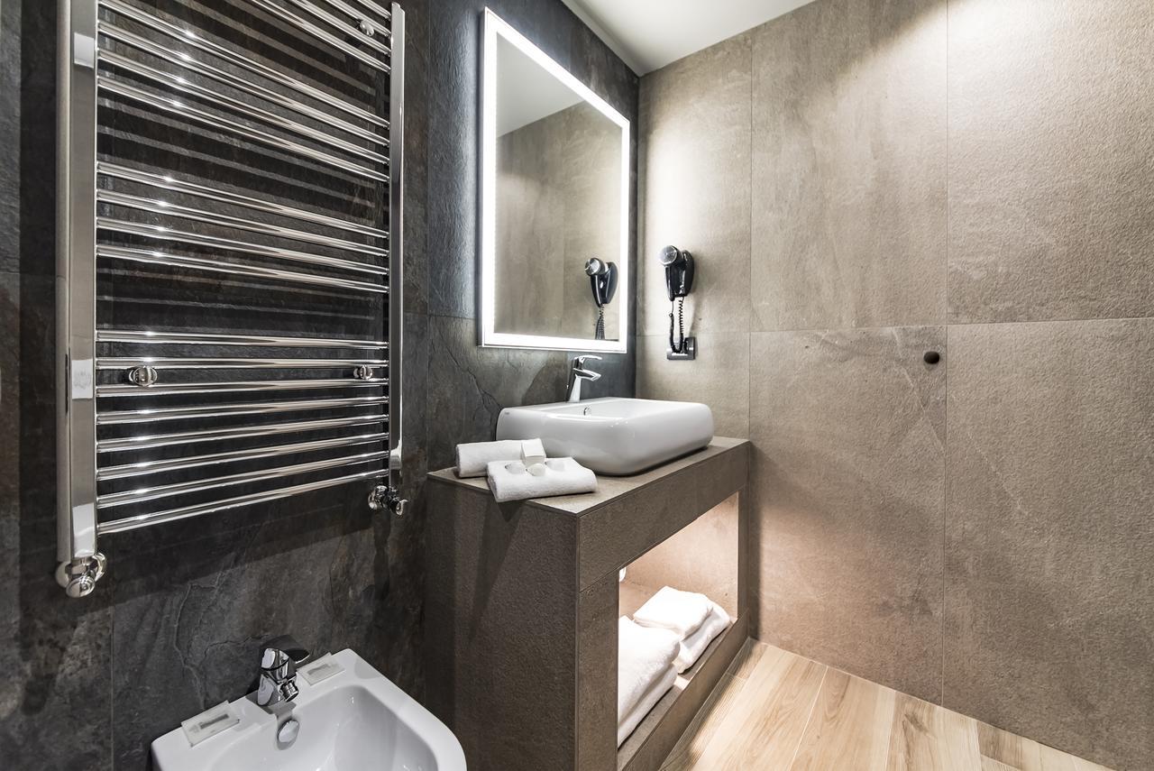 Hotel Just 4*