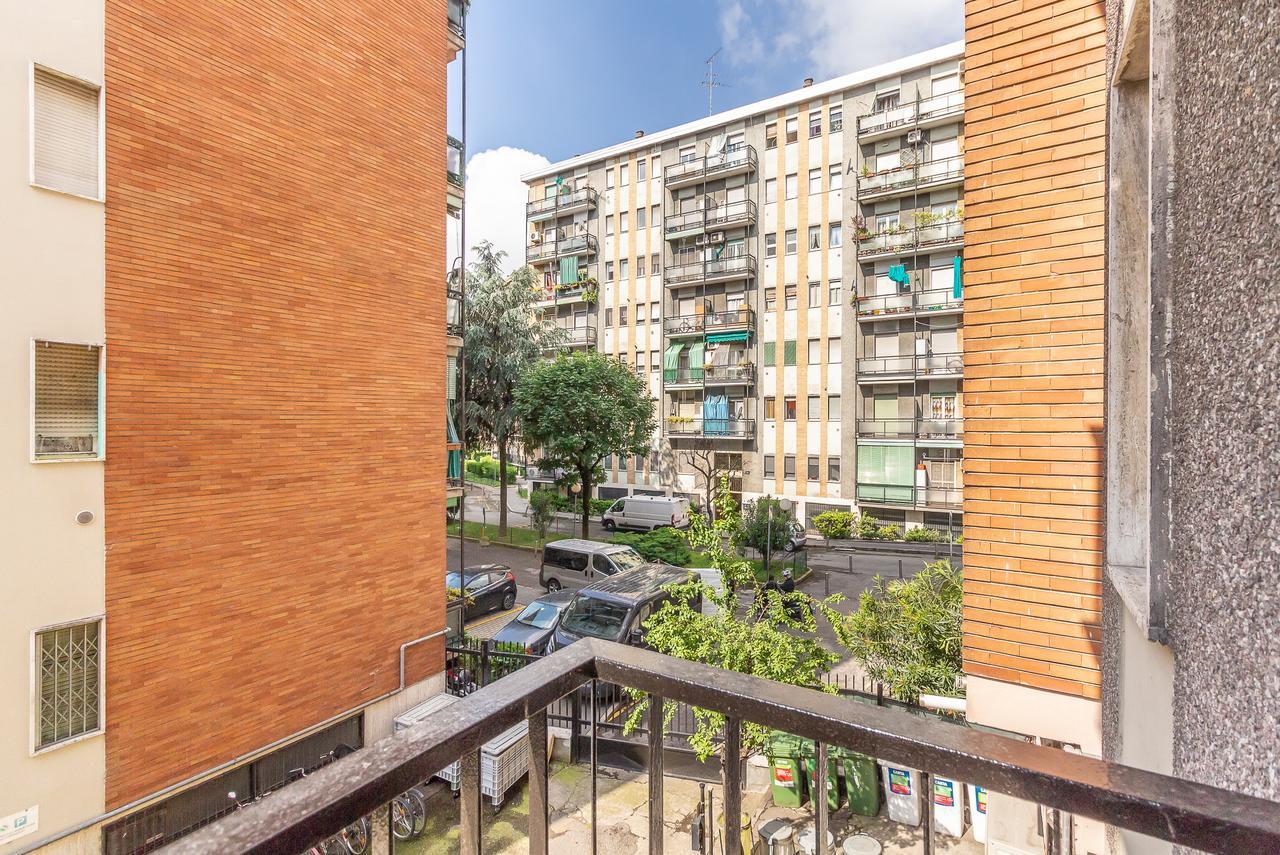 Apartment Alessia's Flat- M3 Corvetto Milan