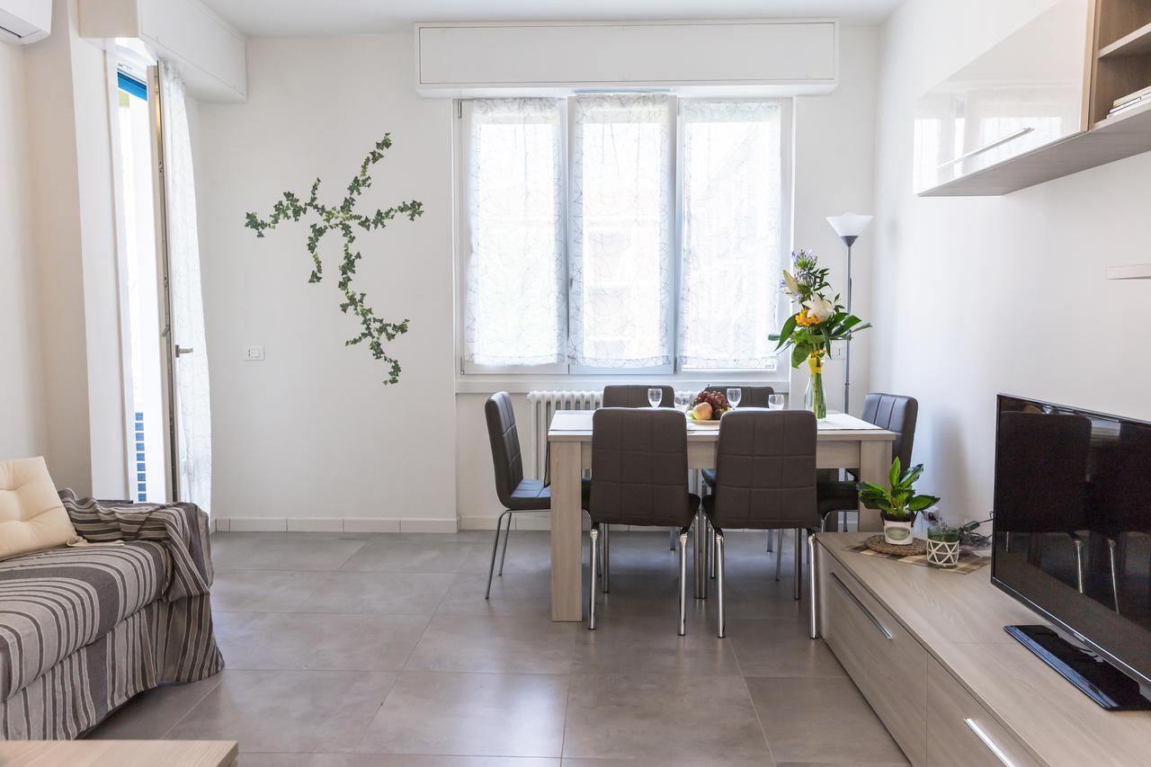 Business Balcony Flat Apartment Milan