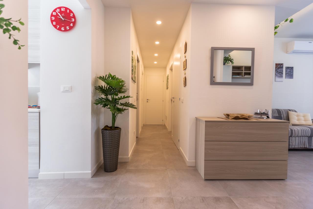 Business Balcony Flat Apartment Milan