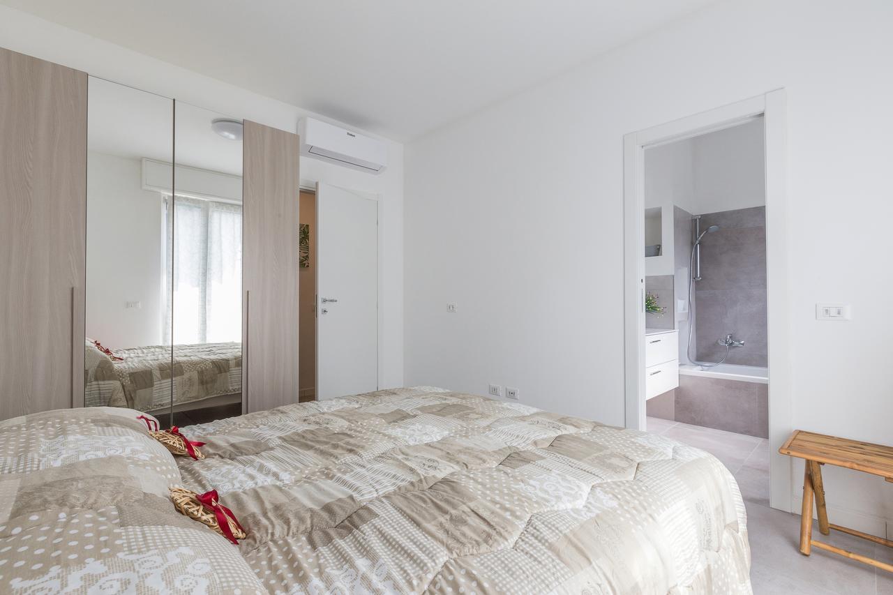 Business Balcony Flat Apartment Milan