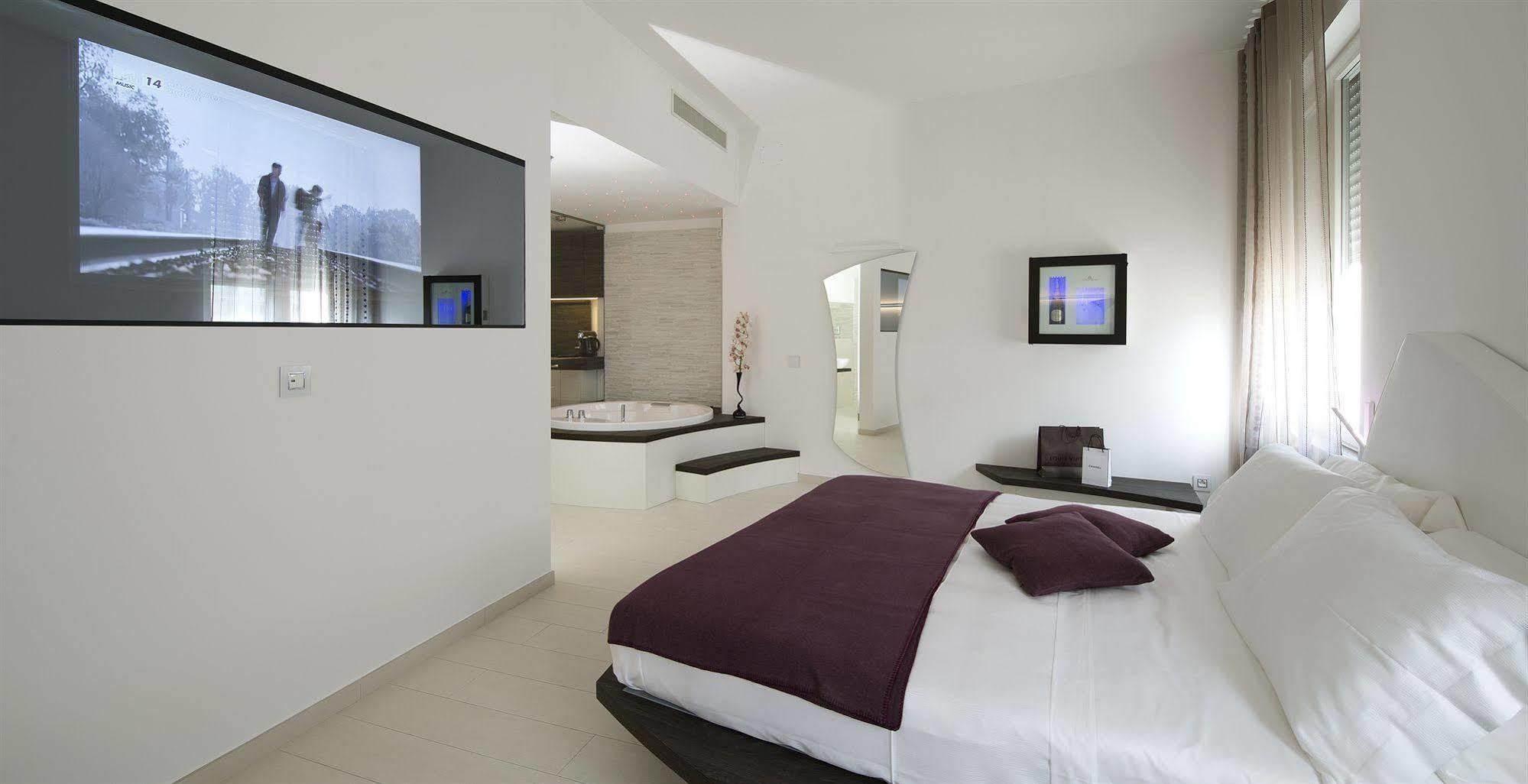 Duomo Aparthotel Milan