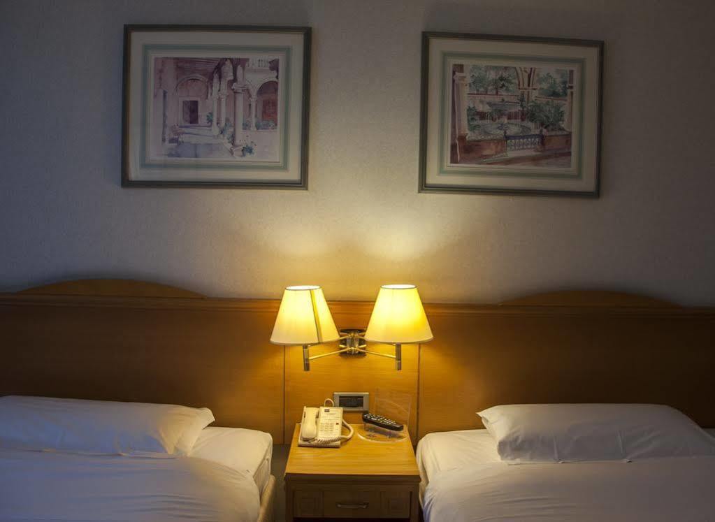 Ih Lorenteggio Hotel Milan
