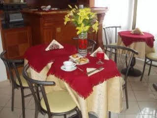 Mondial Hotel 2*