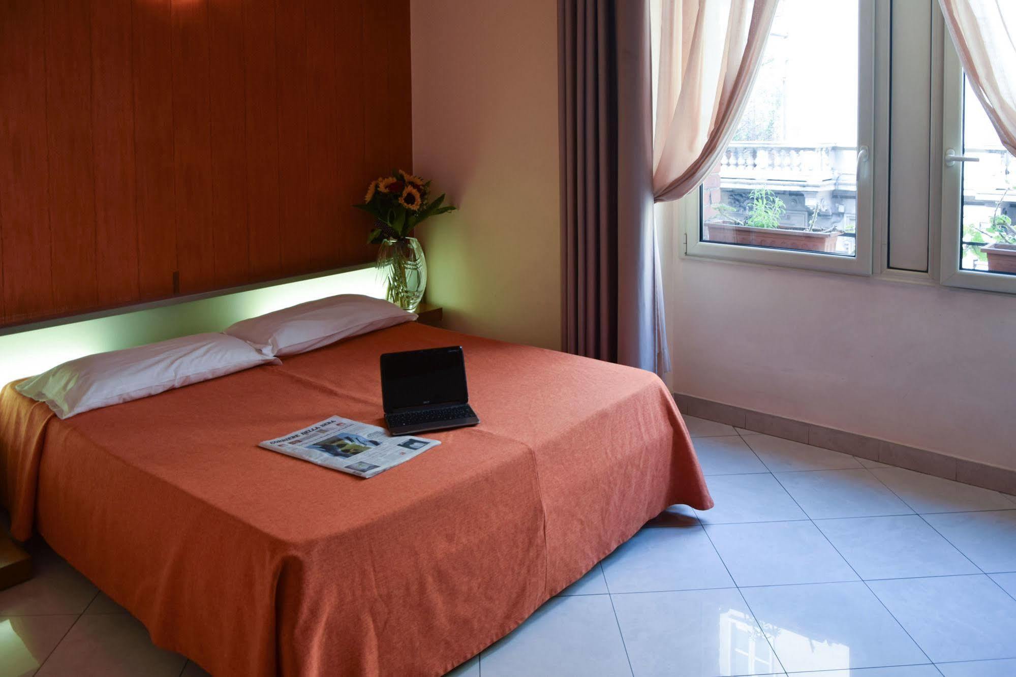 Del Corso 3* Milan