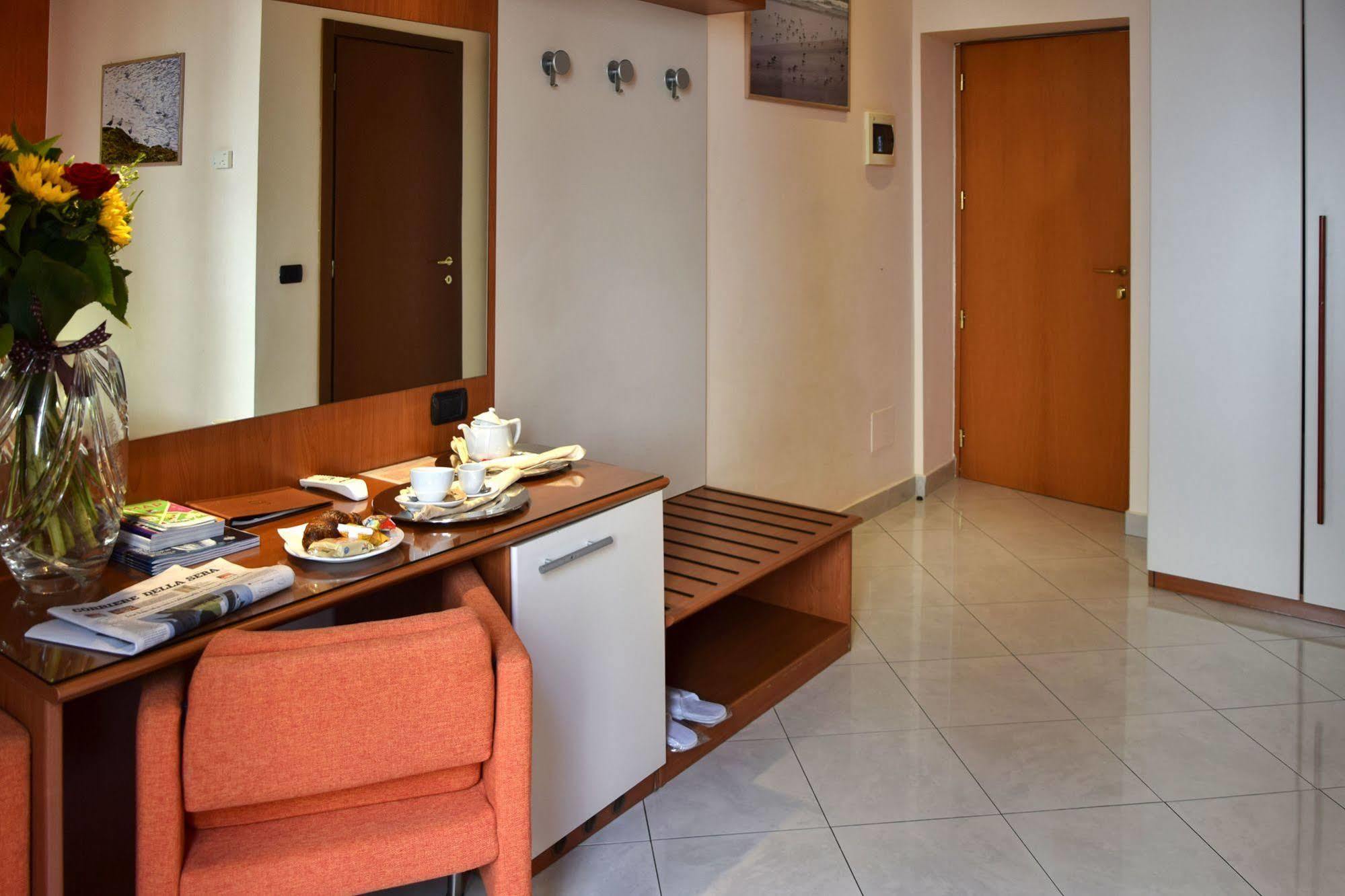 Del Corso 3* Milan