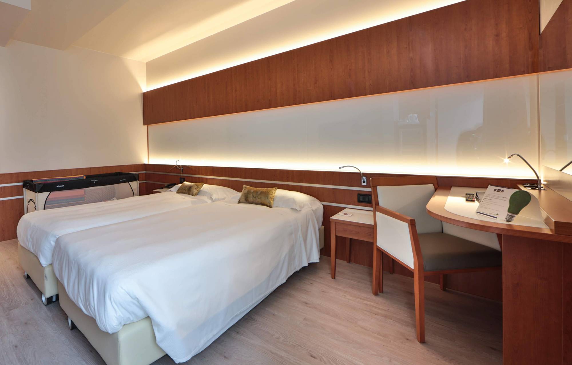 Hotel Western Madison 4*