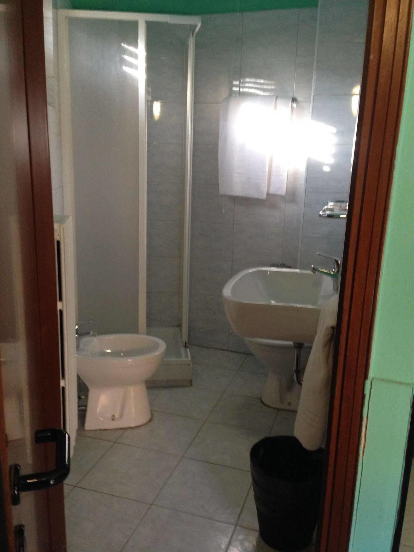 Bonola Hotel 2*