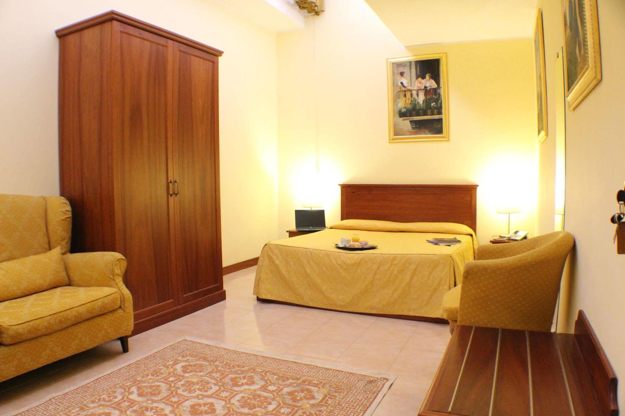 Hotel Certosa 3*
