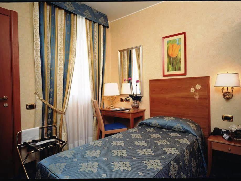 Boutique Dieci 4* Milan