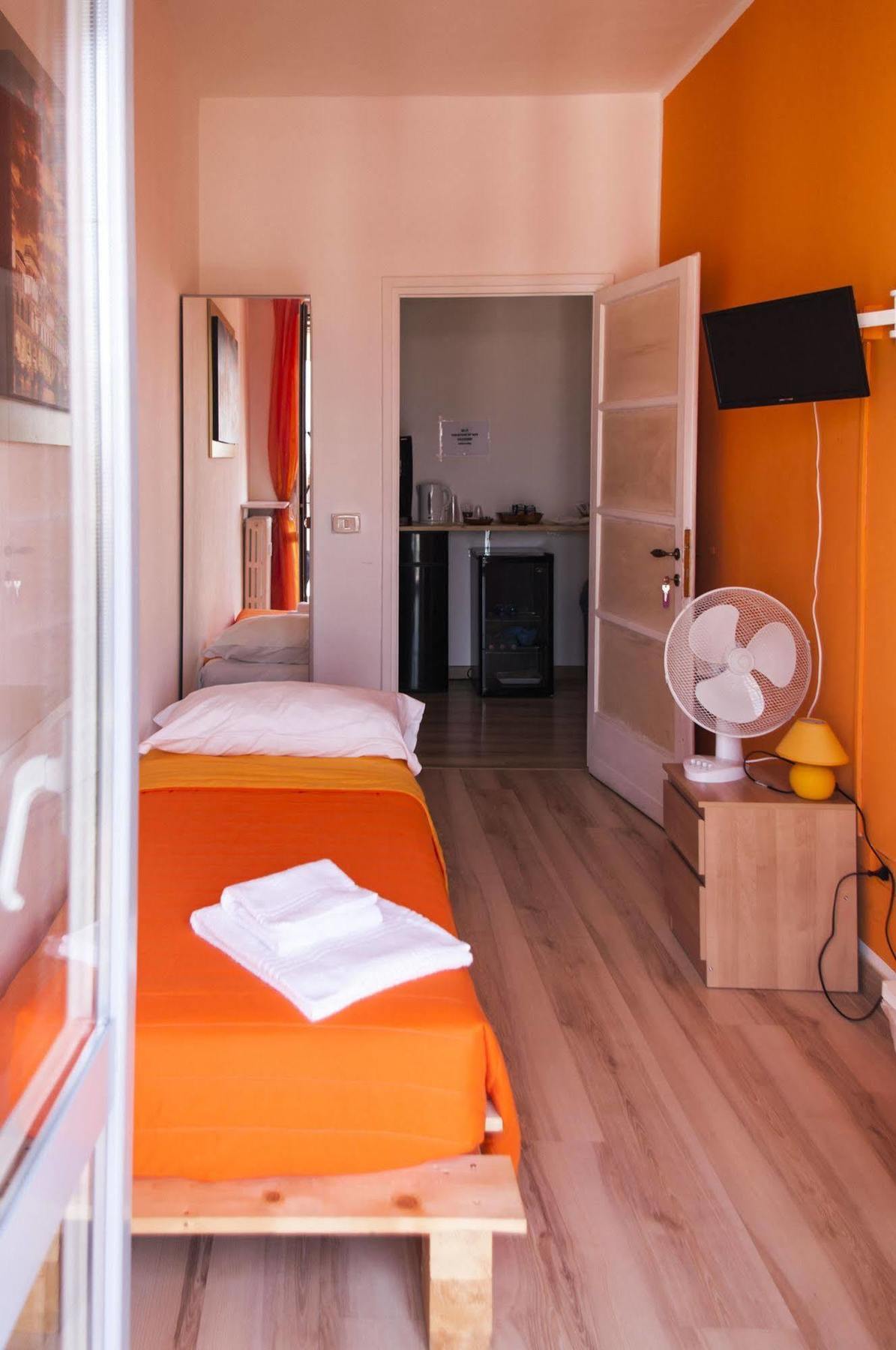 Foresteria Lombarda By Max Guest house *
