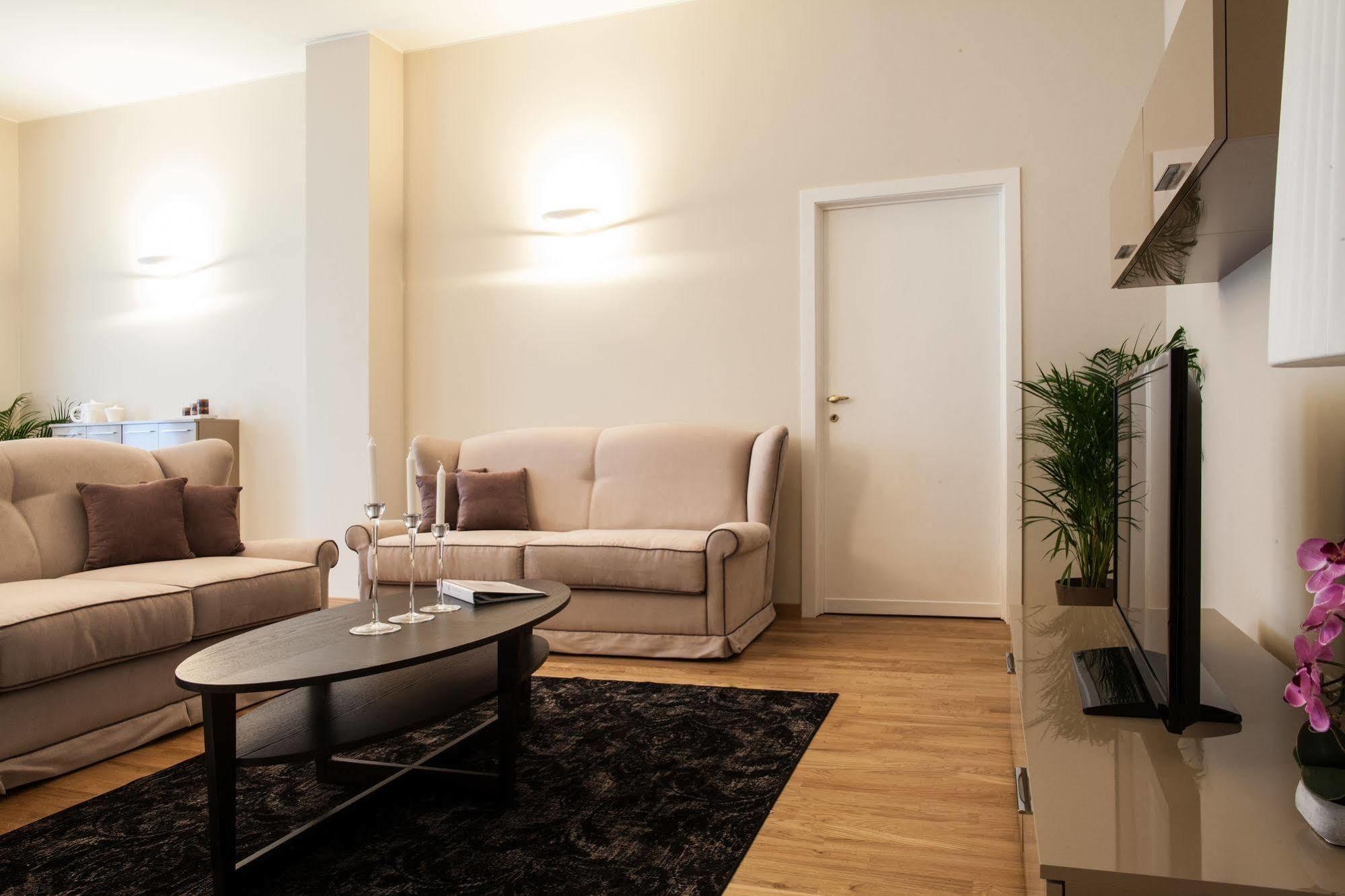 Royal Suites *