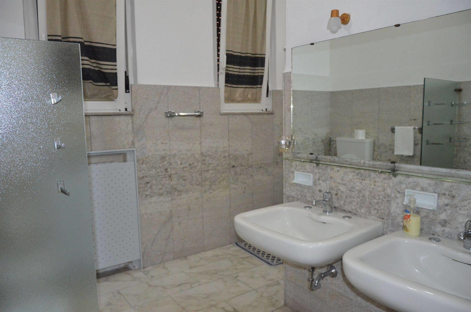 Cheta Guest house 2*