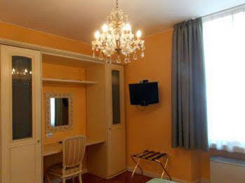 B&B Cesena5 Acomodação com café da manhã  *