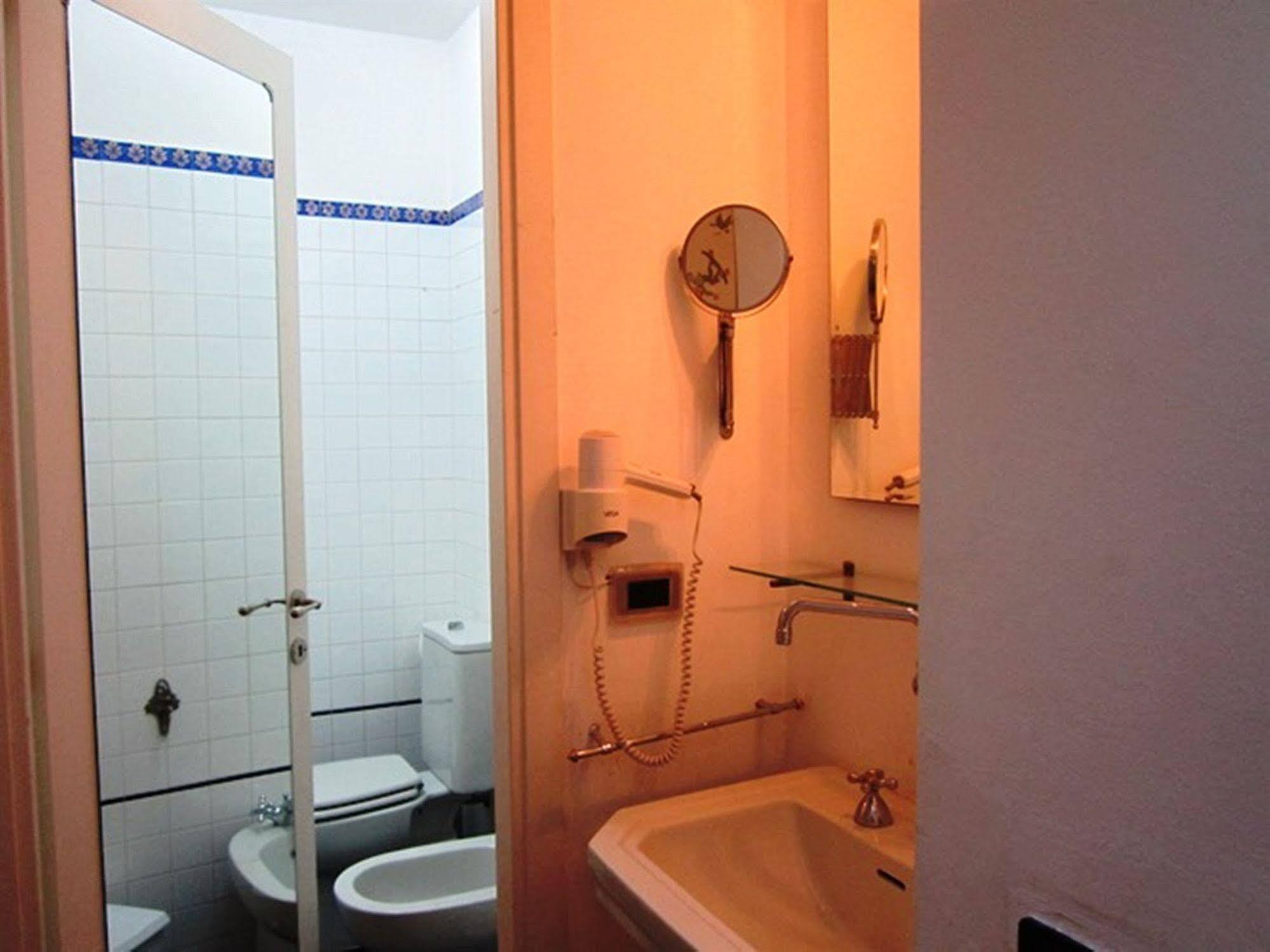 Acomodação com café da manhã  Gioia House 2*