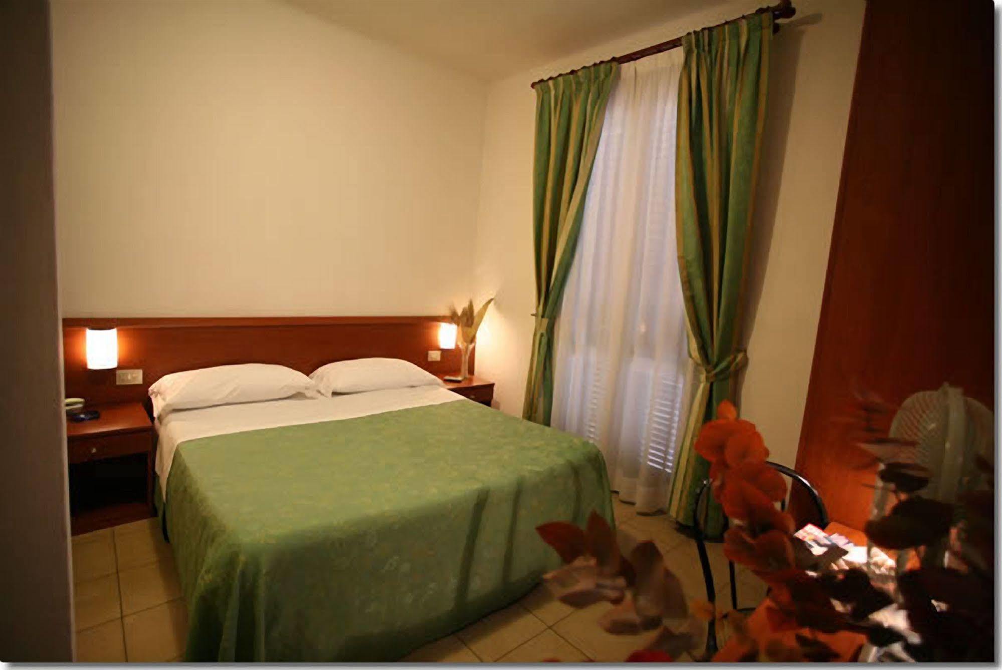 Paradiso Hotel