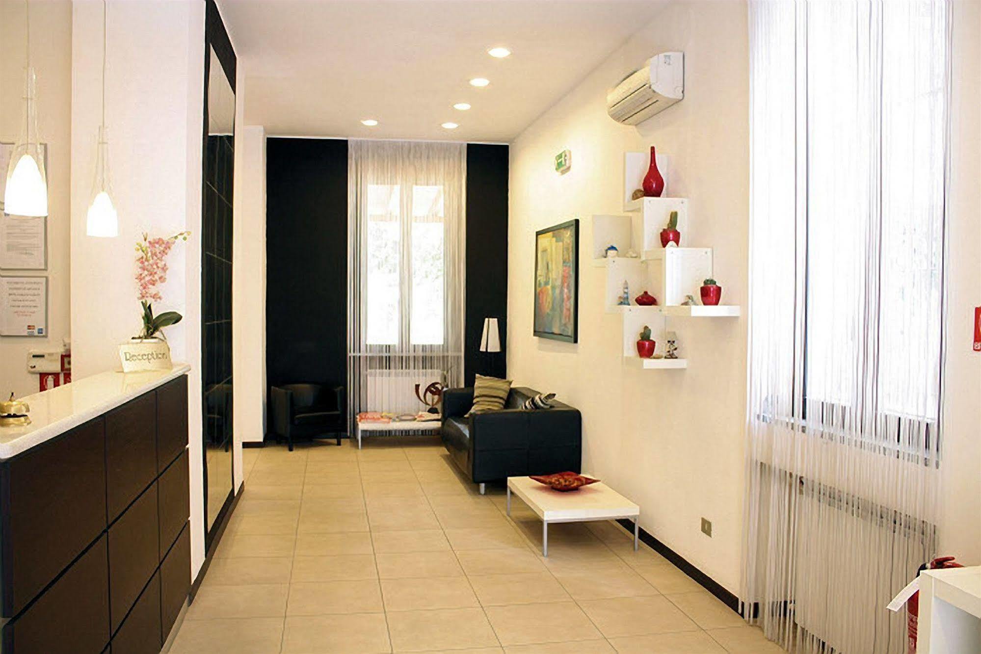 Hotel Paradiso 2*