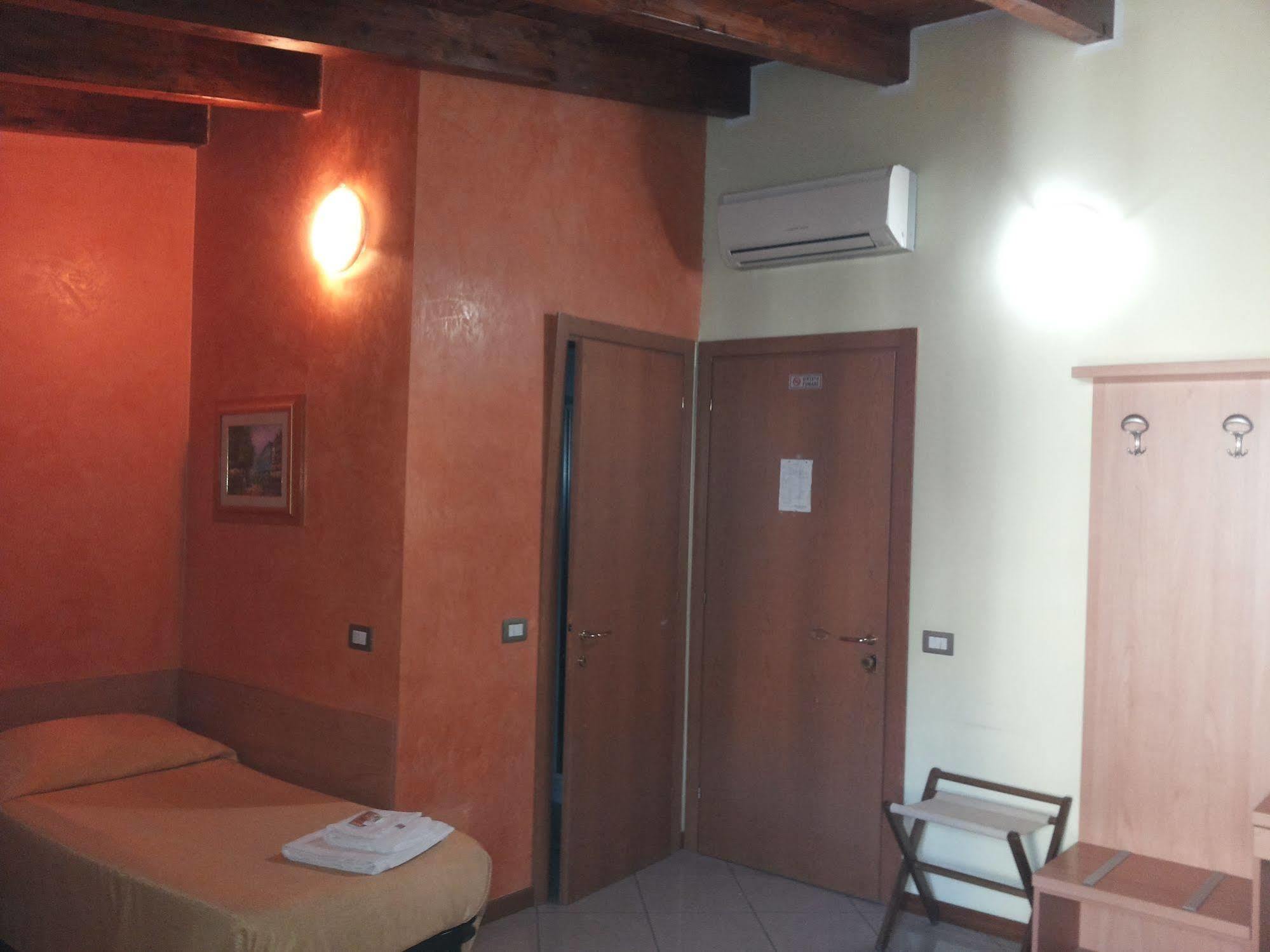 Hotel Le Querce 2*
