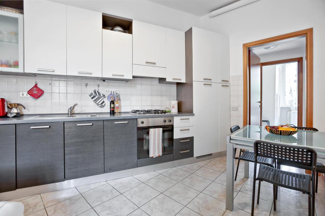 Apartment Cenisio Brilliant Flat Milan