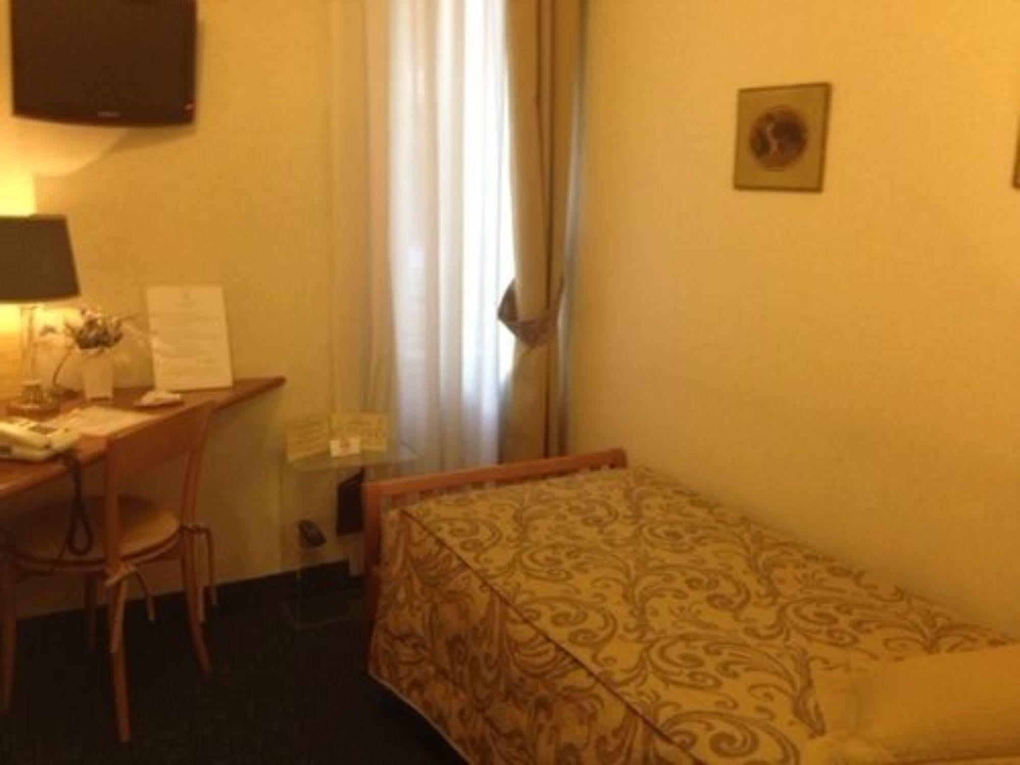 Antica Leonardo 3* Milan