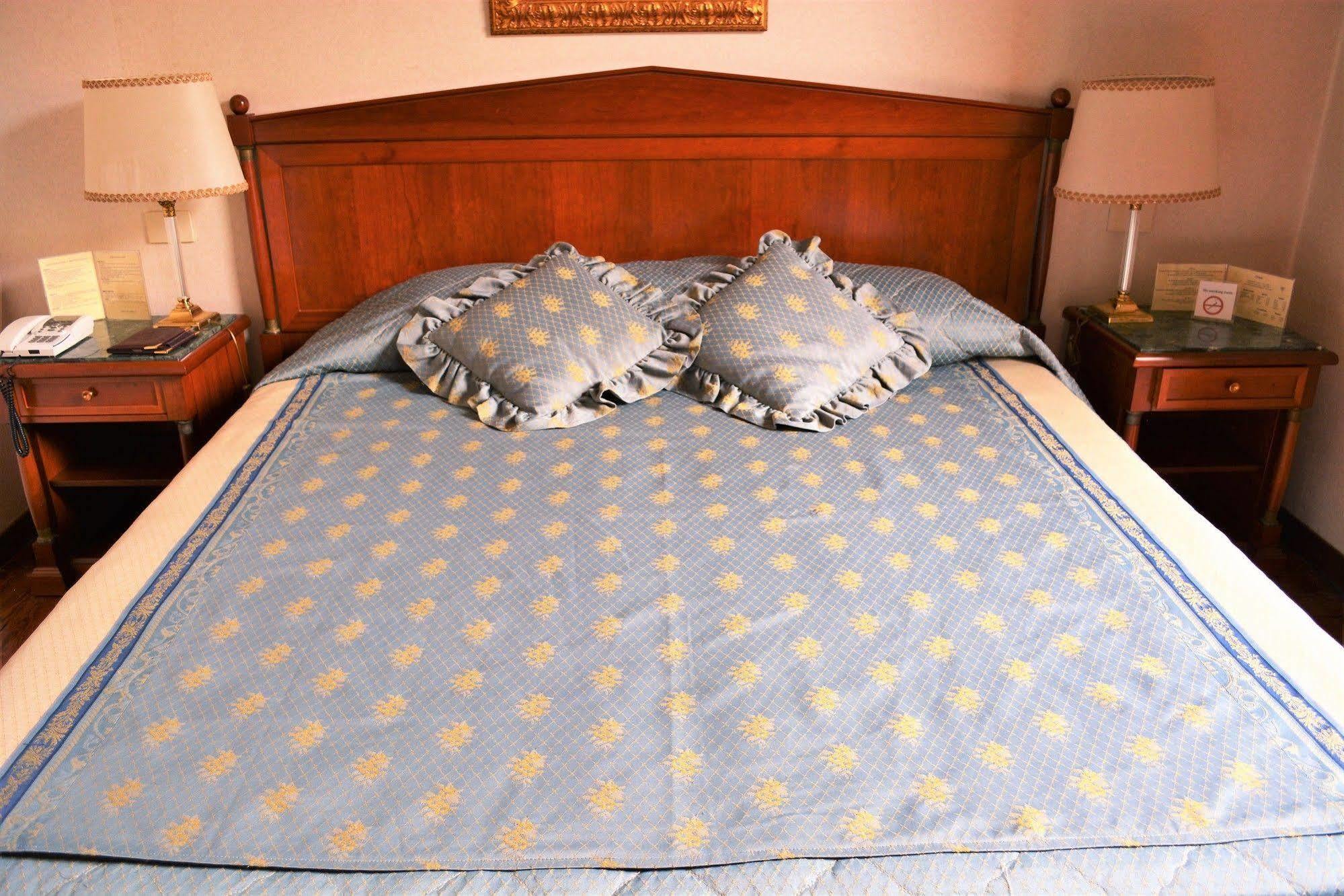 Antica Leonardo 3* Milan