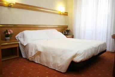 Hotel Just 4*