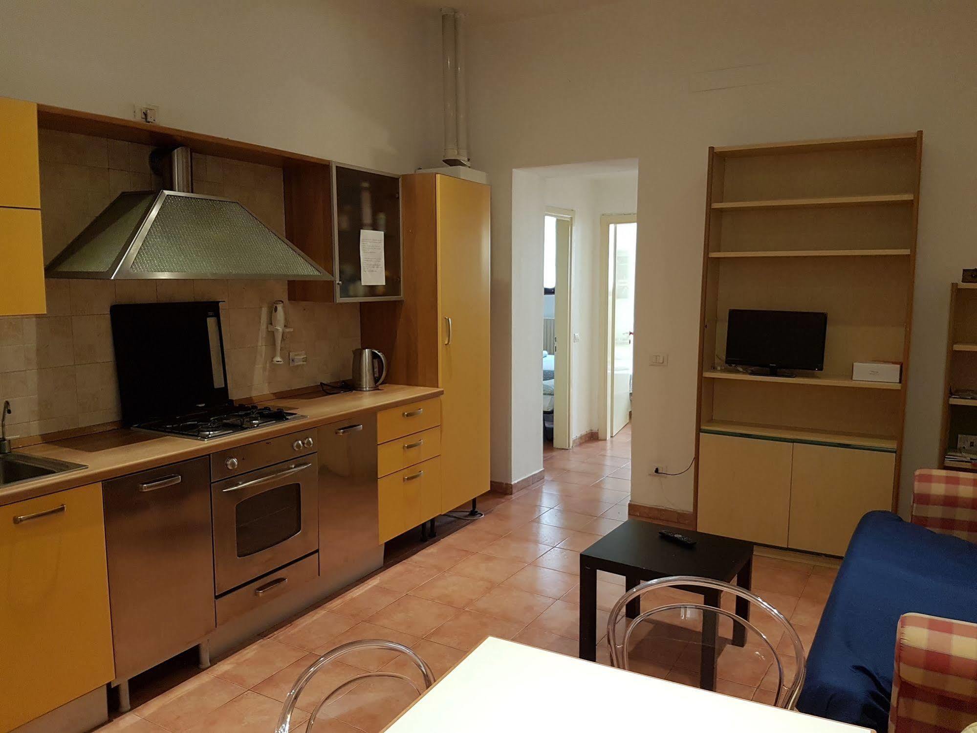 Ambrosiana Hotel *