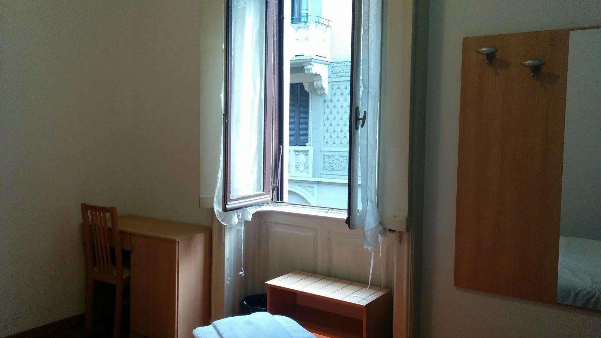 Hostel Adam's House *